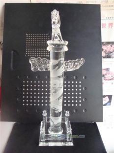 水晶荣光 从电视荧屏到企业颁奖台的璀璨之选